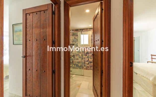 Resale - Detached villa - Estepona - Estepona Centro