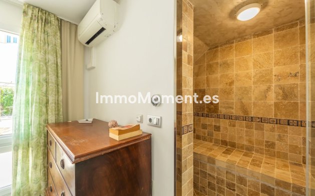 Resale - Detached villa - Estepona - Estepona Centro