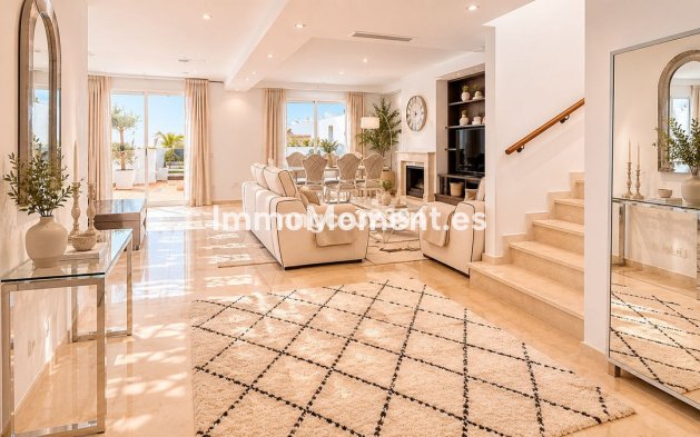Resale - Apartment - Marbella - Nueva Andalucía