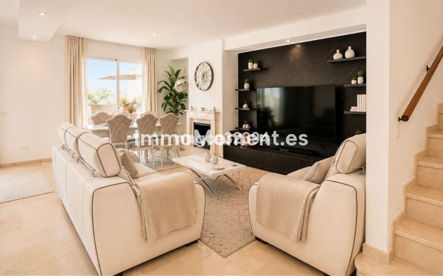 Resale - Apartment - Marbella - Nueva Andalucía