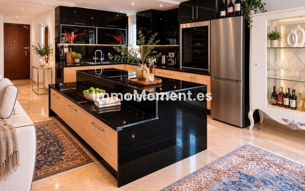 Resale - Apartment - Marbella - Nueva Andalucía
