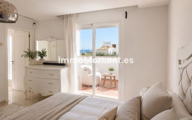 Resale - Apartment - Marbella - Nueva Andalucía