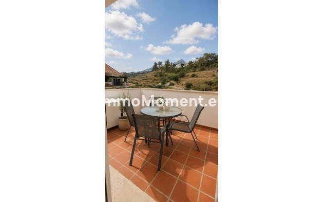 Resale - Apartment - Marbella - Nueva Andalucía