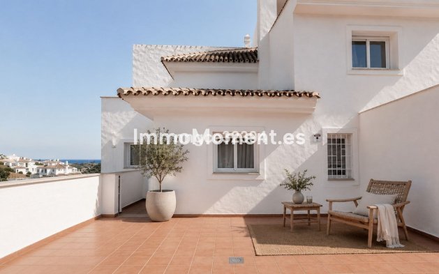 Resale - Apartment - Marbella - Nueva Andalucía