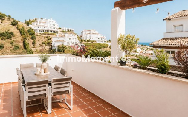 Resale - Apartment - Marbella - Nueva Andalucía