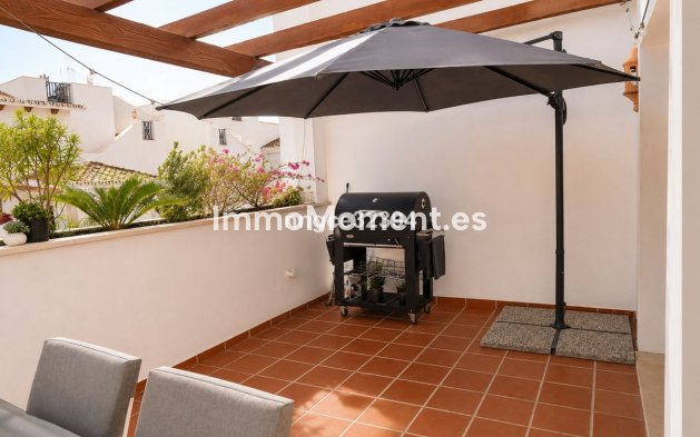 Resale - Apartment - Marbella - Nueva Andalucía