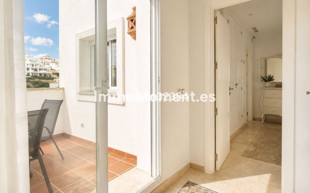 Resale - Apartment - Marbella - Nueva Andalucía