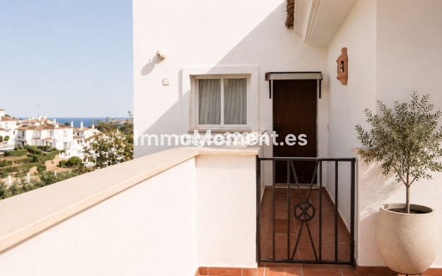 Resale - Apartment - Marbella - Nueva Andalucía