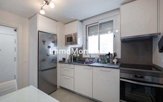 Resale - Apartment - Marbella - Nueva Andalucía