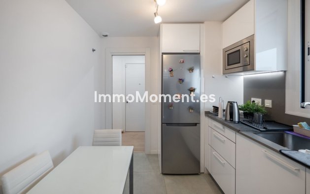 Resale - Apartment - Marbella - Nueva Andalucía