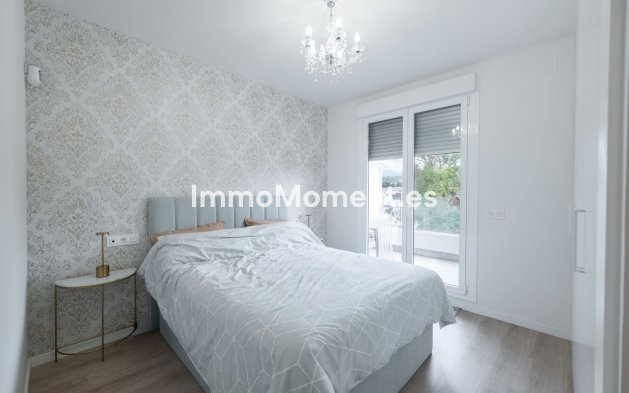 Resale - Apartment - Marbella - Nueva Andalucía
