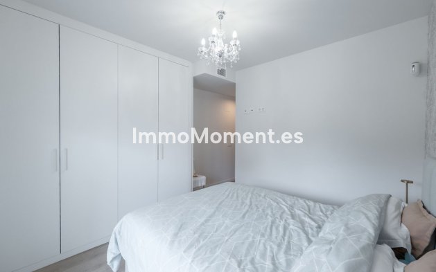 Resale - Apartment - Marbella - Nueva Andalucía