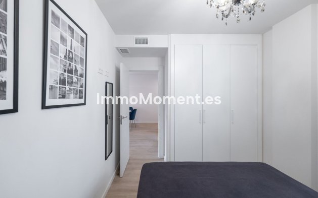 Resale - Apartment - Marbella - Nueva Andalucía