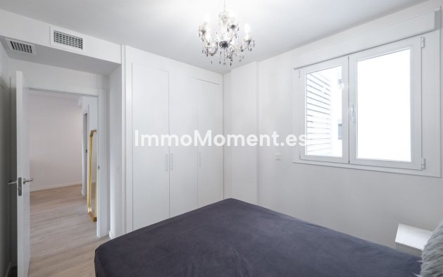 Resale - Apartment - Marbella - Nueva Andalucía