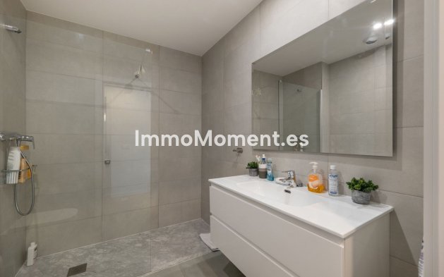 Resale - Apartment - Marbella - Nueva Andalucía