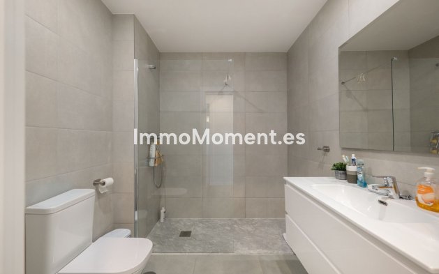 Resale - Apartment - Marbella - Nueva Andalucía