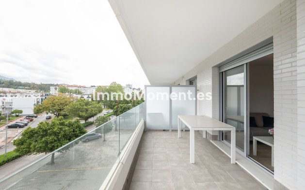 Resale - Apartment - Marbella - Nueva Andalucía