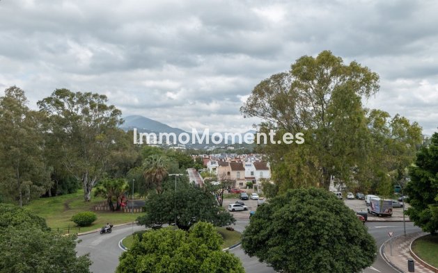Resale - Apartment - Marbella - Nueva Andalucía