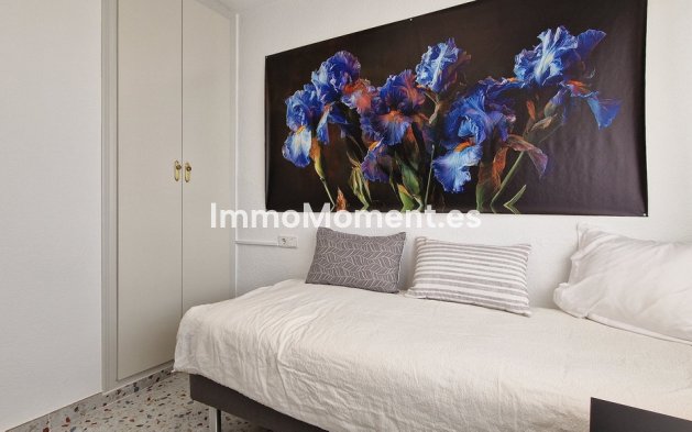 Resale - Apartment - Torrevieja - Torrevieja Centro