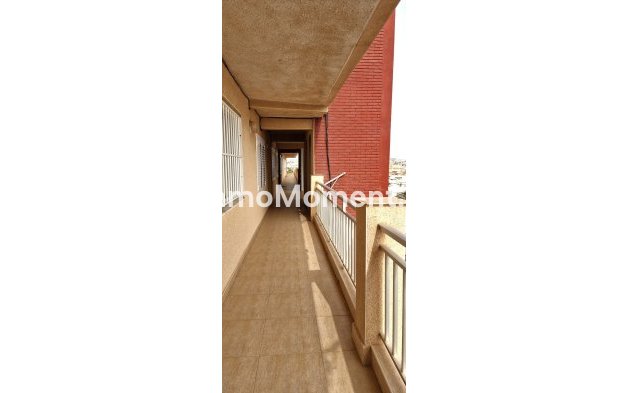 Resale - Apartment - Torrevieja - Torrevieja Centro