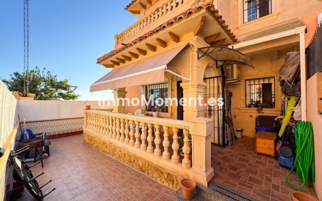 Resale - Townhouse - Torrevieja - Aguas Nuevas