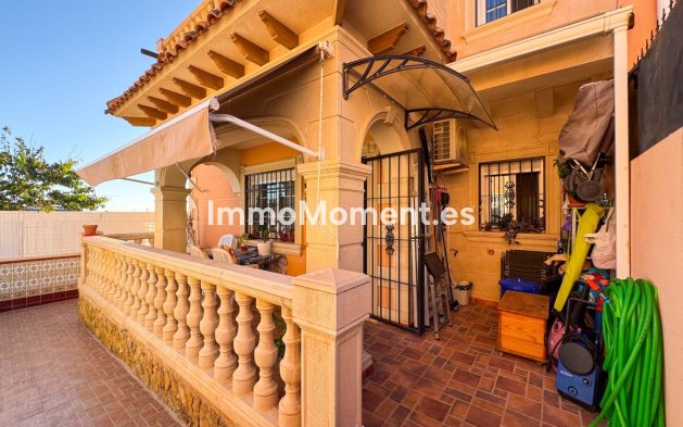 Resale - Townhouse - Torrevieja - Aguas Nuevas