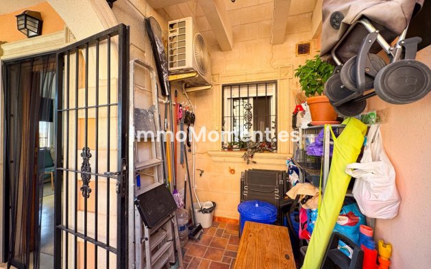 Resale - Townhouse - Torrevieja - Aguas Nuevas