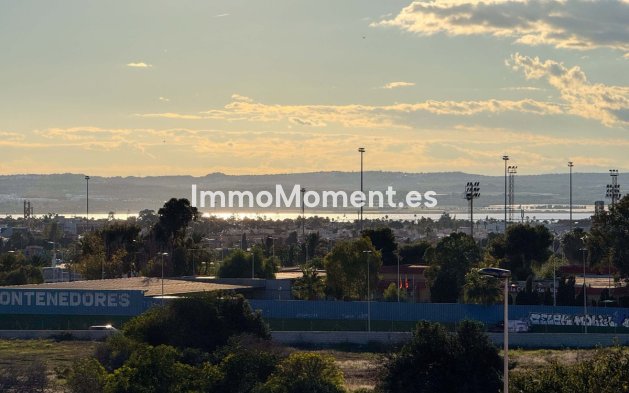 Resale - Townhouse - Torrevieja - Aguas Nuevas