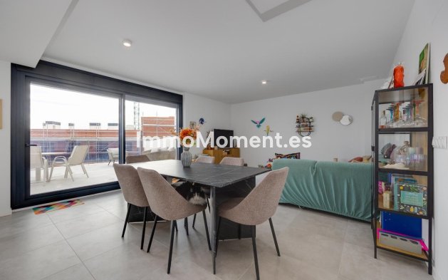 Resale - Apartment - Orihuela - Campoamor