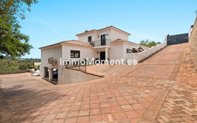 Resale - Detached villa - New Golden Mile