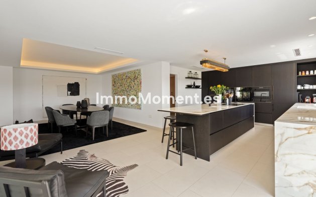 Resale - Detached villa - New Golden Mile