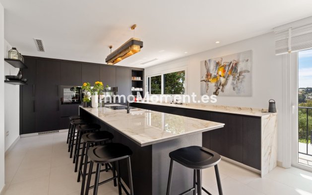 Resale - Detached villa - New Golden Mile