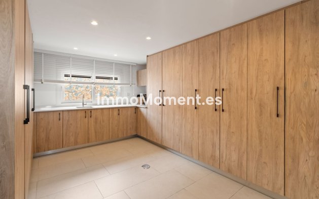 Resale - Detached villa - New Golden Mile