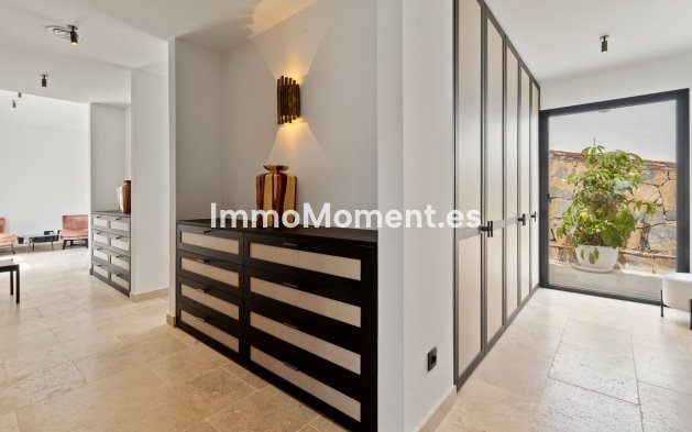 Resale - Detached villa - New Golden Mile
