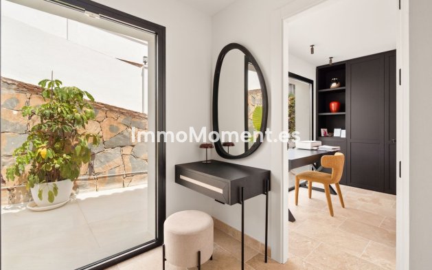 Resale - Detached villa - New Golden Mile