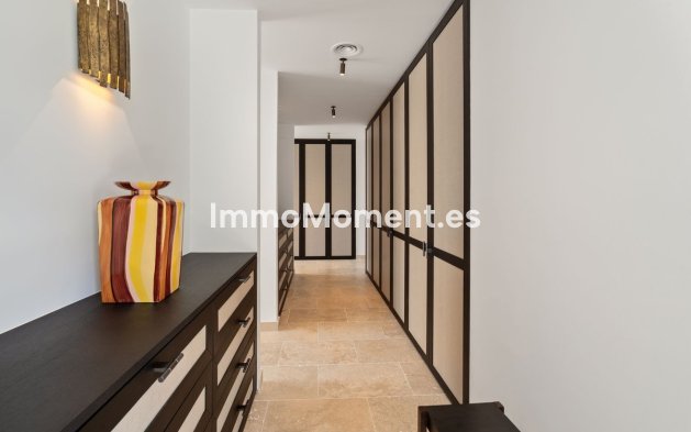 Resale - Detached villa - New Golden Mile