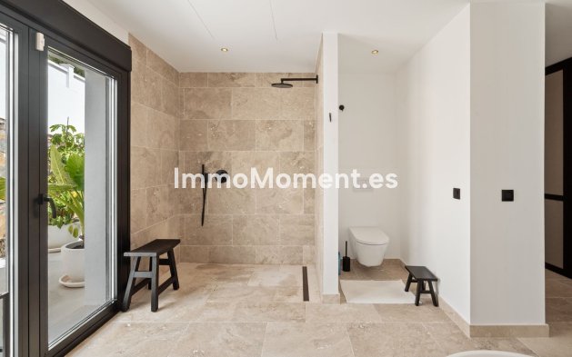 Resale - Detached villa - New Golden Mile