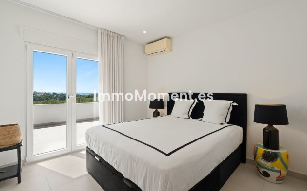 Resale - Detached villa - New Golden Mile