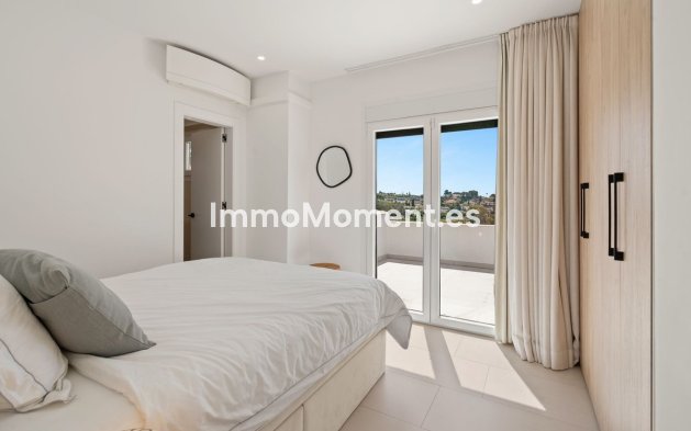 Resale - Detached villa - New Golden Mile