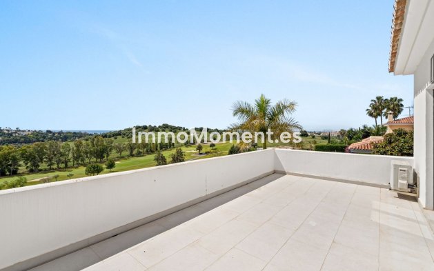 Resale - Detached villa - New Golden Mile