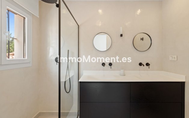 Resale - Detached villa - New Golden Mile
