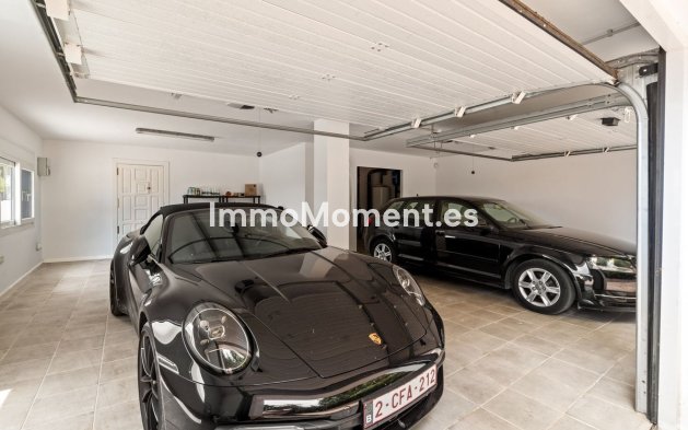 Resale - Detached villa - New Golden Mile