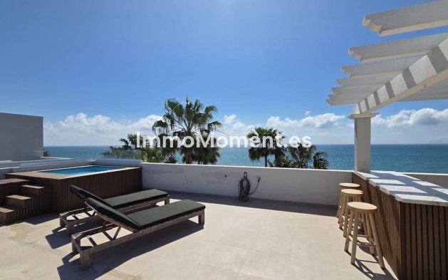 Resale - Apartment - Estepona - Estepona Centro