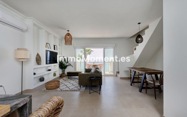 Resale - Apartment - Estepona - Estepona Centro