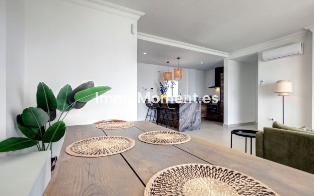 Resale - Apartment - Estepona - Estepona Centro