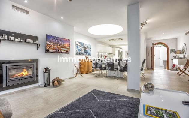 Wiederverkauf - Freistehende Villa - Marbella - Nueva Andalucía
