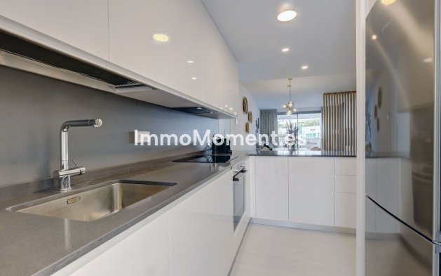 Resale - Apartment - Estepona - Estepona Centro