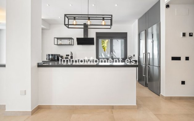 Resale - Detached villa - Marbella - Marbesa