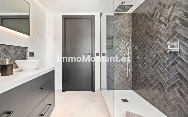 Resale - Detached villa - Marbella - Marbesa