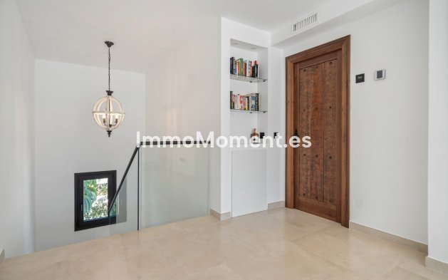 Resale - Detached villa - Marbella - Marbesa
